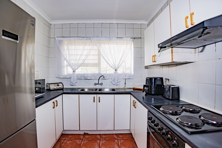 3 Bedroom Property for Sale in Uitzicht Western Cape